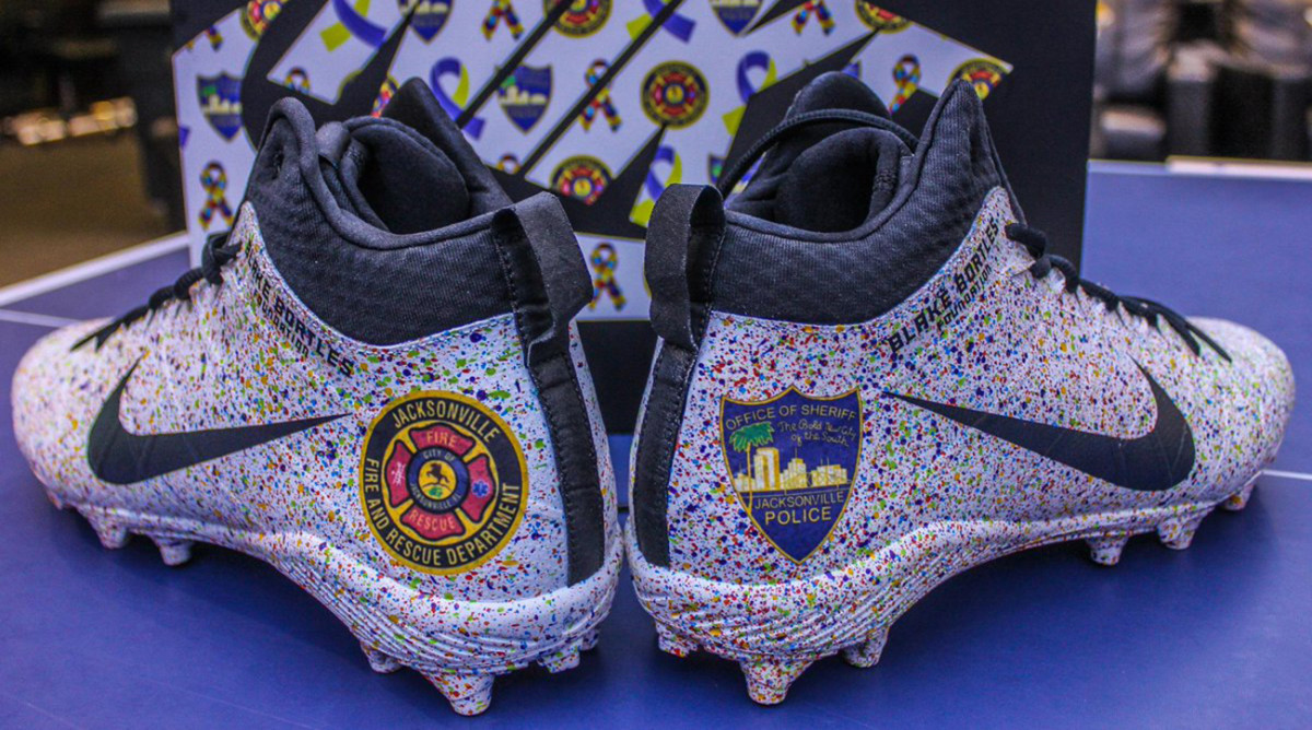 blake-bortles-week-13-cleats.jpg